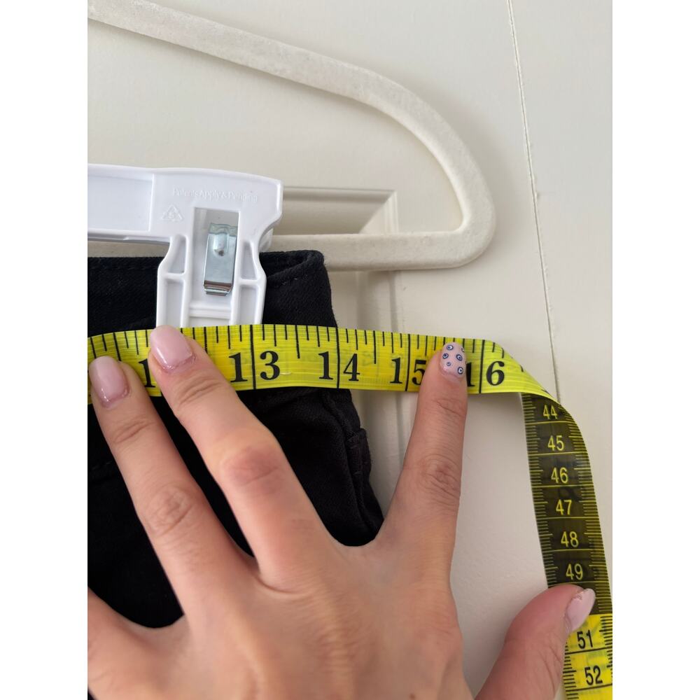 Universal Thread Curvy Skinny Black Jeans 2/26S - Picture 5 of 10
